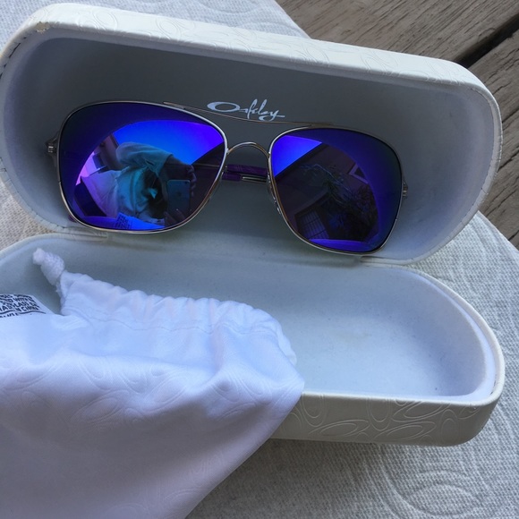 Oakley Accessories - 🎉2X HP🎉 Brand new Oakley Sunglasses